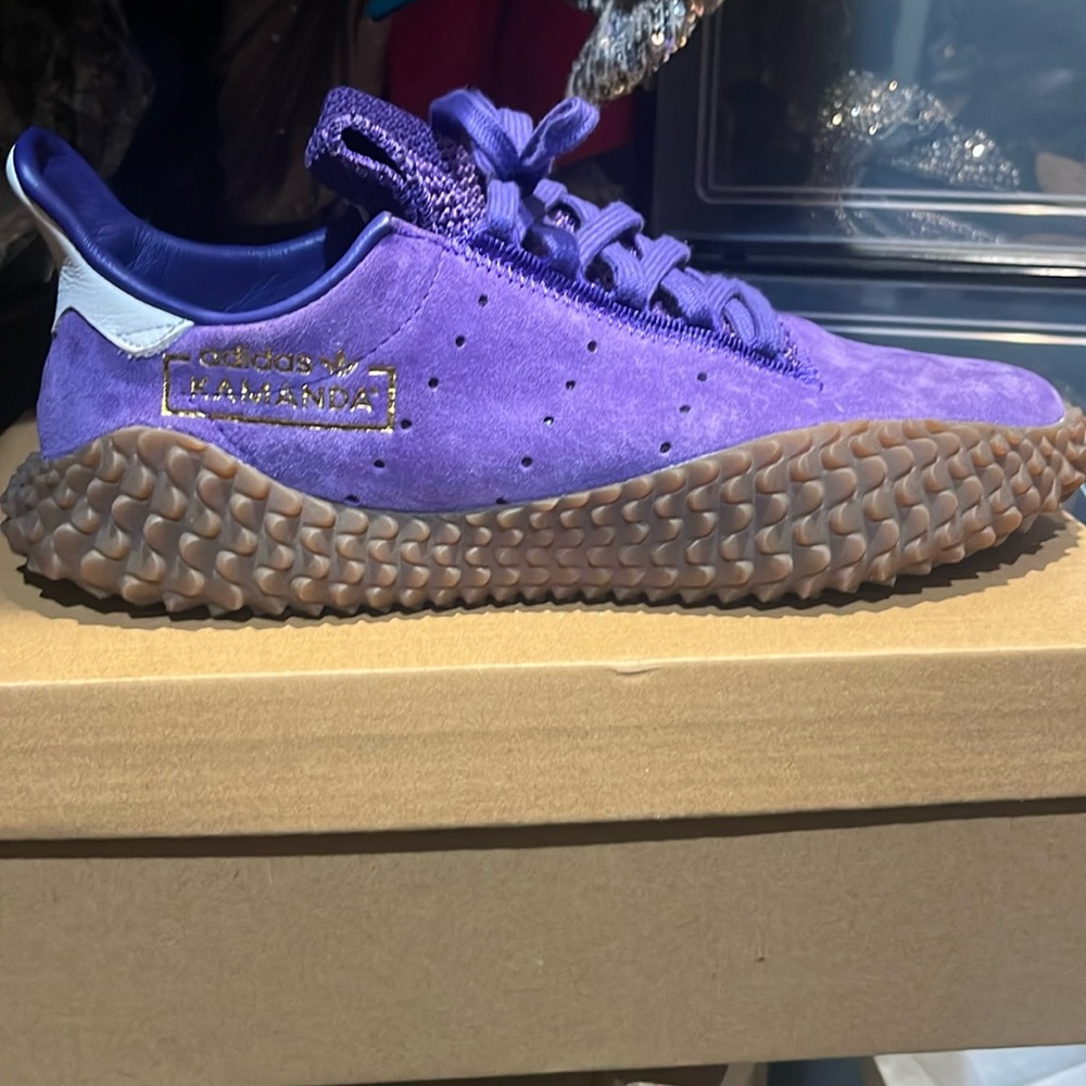 Adidas Kamanda. Men size 7. Like new. Worn once.